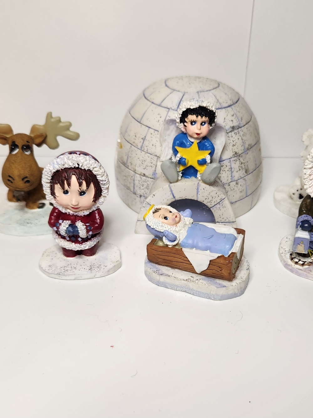 Eskimo Christmas Nativity resin 8 pc